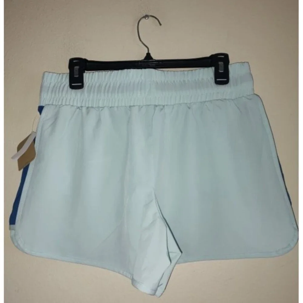 New with tags Women's Reebok Gym Workout Athletic Light Blue Shorts Size L / G